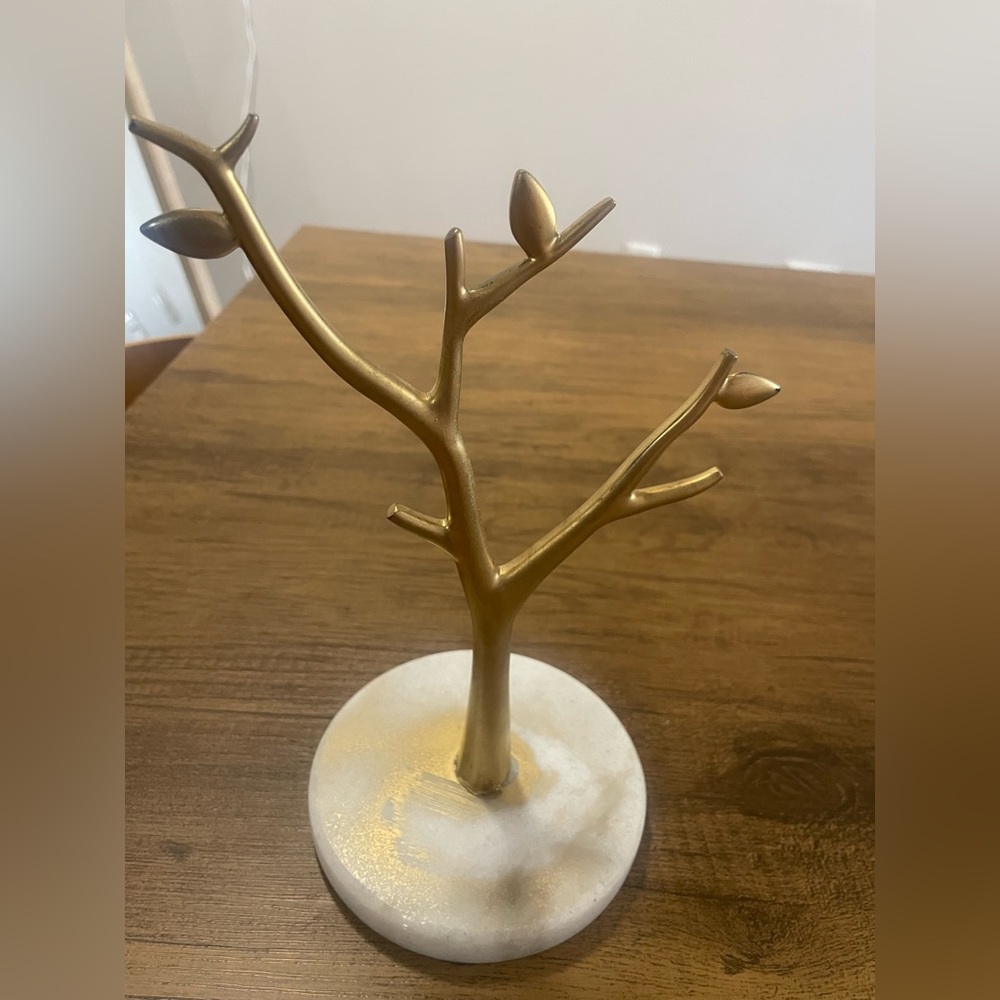 Jewelry hanger